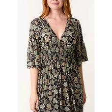 Load image into Gallery viewer, Green Leaf Print V-Neck Shirred Maxi Dress (close up)
