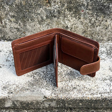 Load image into Gallery viewer, Gents Tan Leather with Coin Pocket By 'Oak' (open)