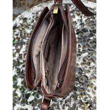 Load image into Gallery viewer, Gianni Conti Italian Leather Organiser Crossbody Bag (inside pockets)