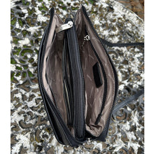 Load image into Gallery viewer, Gianni Conti Italian Leather Triple Compartment Crossbody Bag (card slots)