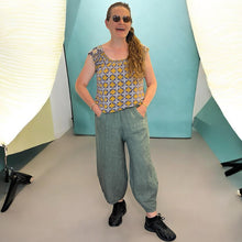 Load image into Gallery viewer, Made in Italy 100% Linen Relaxed Tapered Trousers (on model)