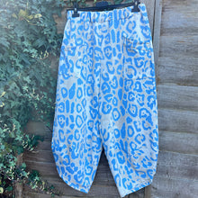 Load image into Gallery viewer, Summer Sky Safari Breeze Leopard Print Trousers