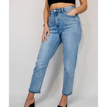 Load image into Gallery viewer, Light Denim Wash Mom Jeans
