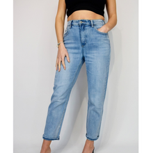 Load image into Gallery viewer, Light Denim Wash Mom Jeans

