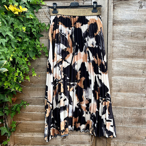 Gold & Black Floaty Pleated Skirt
