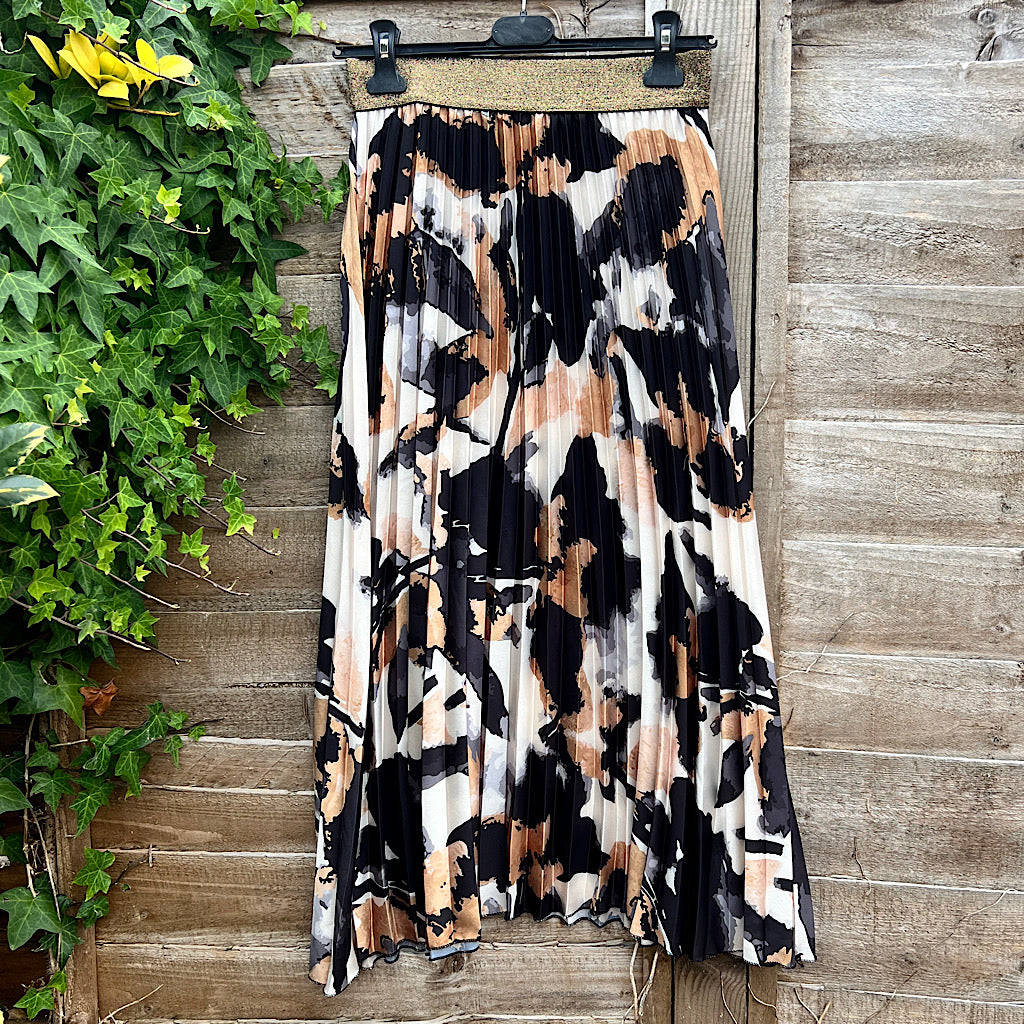 Gold & Black Floaty Pleated Skirt