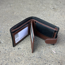 Load image into Gallery viewer, Camden RFID Leather Wallet (black/brown)
