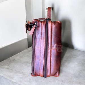 Gents Natural Waxed Leather Wash Bag (side)