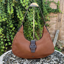 Load image into Gallery viewer, David Jones Buckle Detail Slouch Shoulder Bag (tan)
