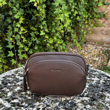 Load image into Gallery viewer, David Jones Double Zip Pebble Crossbody Bag (chocolate)
