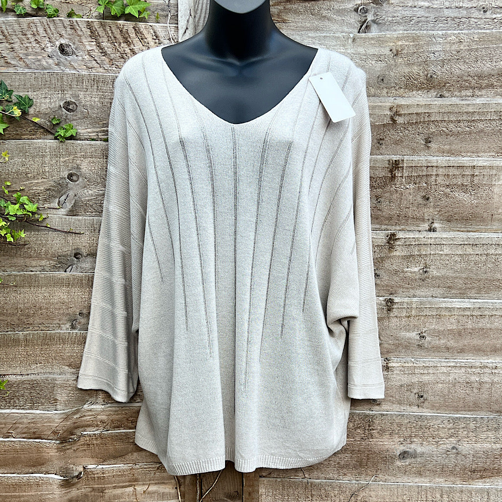Stone Super Lightweight Fine Knit V-Neck Top
