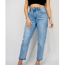 Load image into Gallery viewer, Light Denim Wash Mom Jeans
