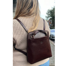 Load image into Gallery viewer, Francesca 2-in-1 Italian Leather Shoulder Bag &amp; Backpack (backpack)
