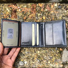 Load image into Gallery viewer, Gents Black Leather Tri-Fold Wallet By Oak (open)
