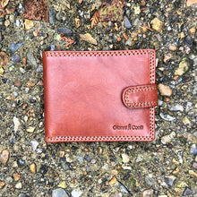Load image into Gallery viewer, Gianni Conti Classic Tan Leather Wallet – Tab Closure

