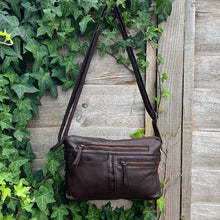 Load image into Gallery viewer, Gianni Conti Italian Leather Multi-Pocket Crossbody Bag
