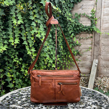 Load image into Gallery viewer, Gianni Conti Italian Leather Multi-Pocket Crossbody Bag (tan)
