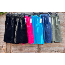 Load image into Gallery viewer, Italian Linen Pull-On Shorts With Pockets
