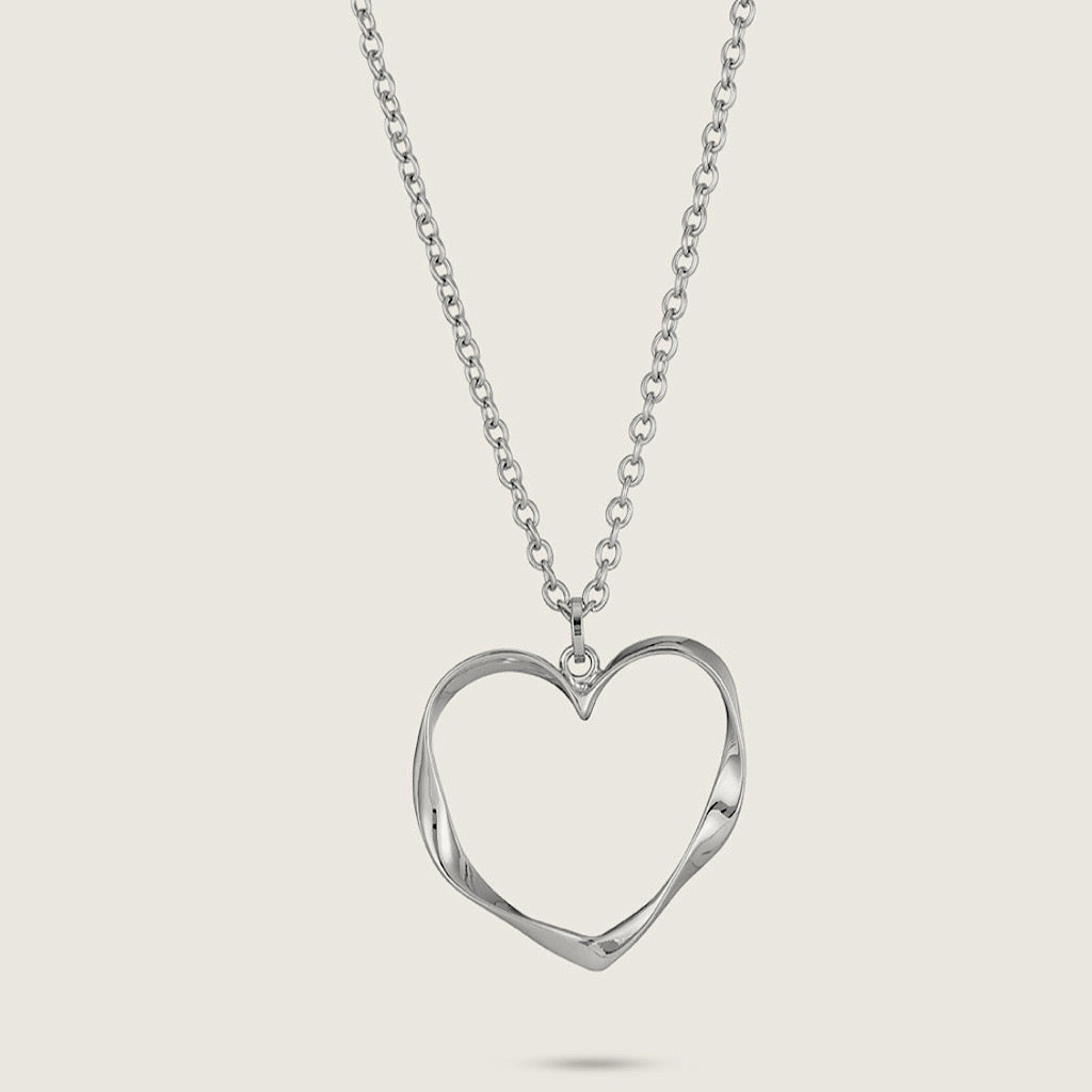Long Heart Necklace (close up)