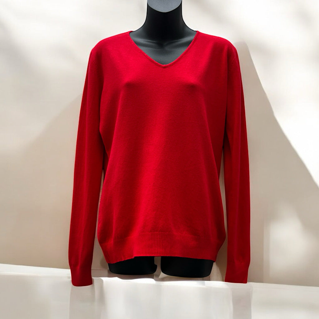 Plain Red V-Neck 'Damod' Lightweight Knitted Top