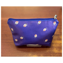 Load image into Gallery viewer, Little Robin Wash/Cosmetic Bag
