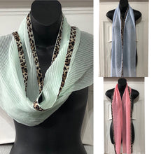 Load image into Gallery viewer, Slim Crinkle Animal Print Scarf
