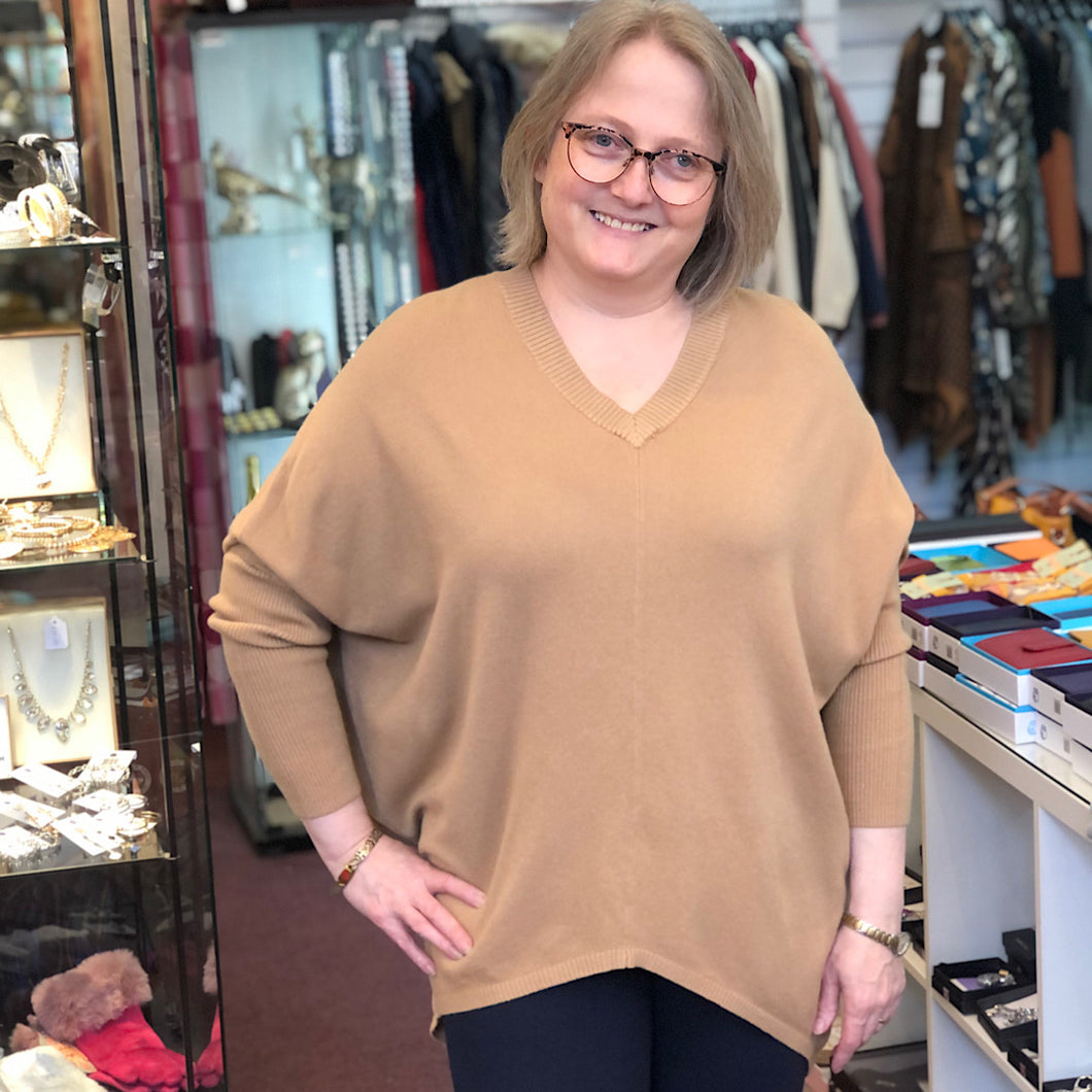 V-Neck High-Low Knitted Top | Caramel